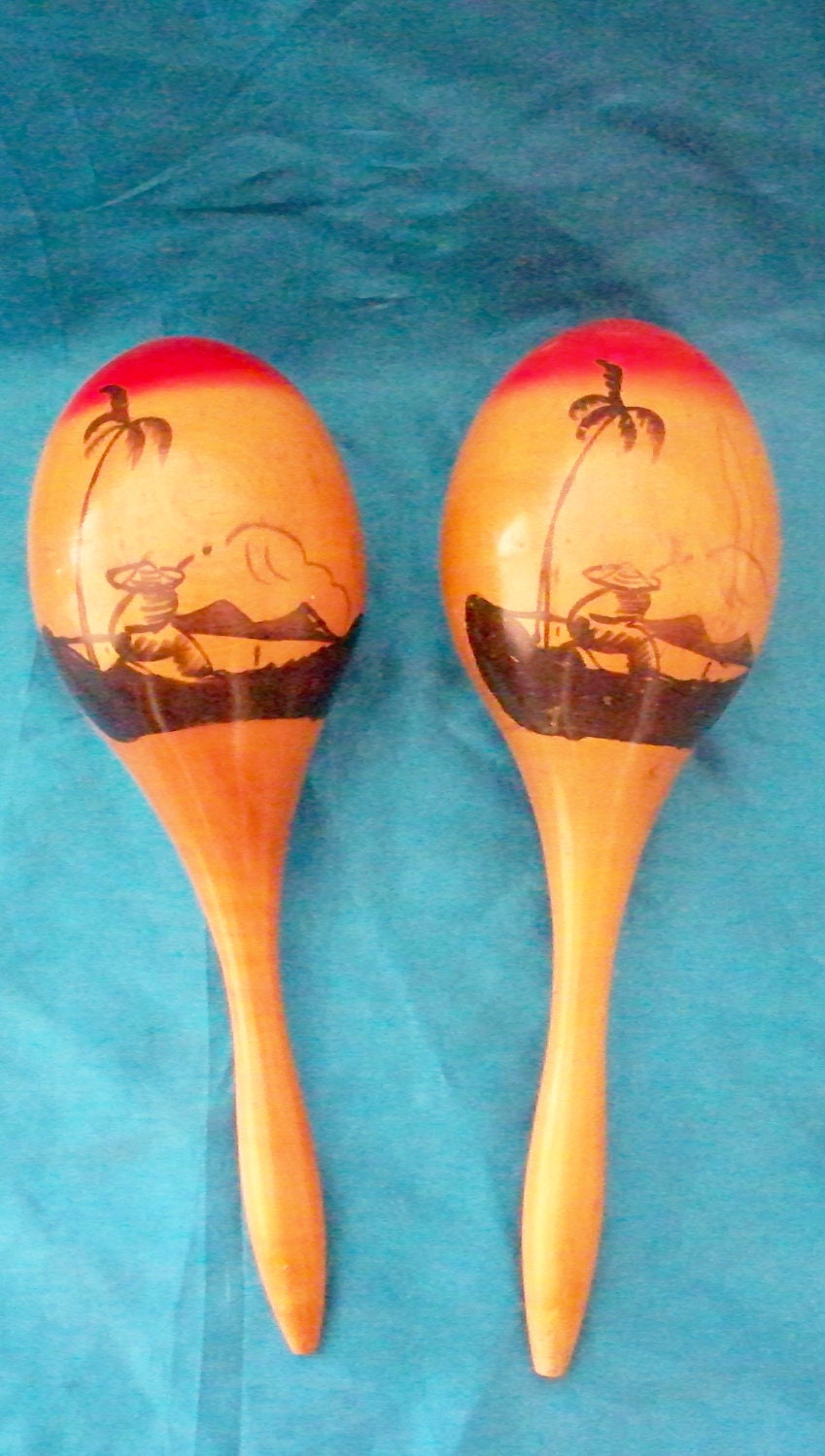 Vintage Wooden Maracas Musical Instrument Palm Tree Scene