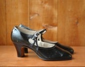 vintage NOS 1930s shoes / black leather flapper shoes / size 5