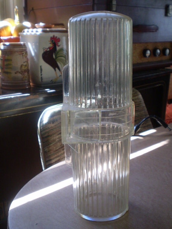 Vintage wall mounted Dixie Cup Dispenser 1963 by Spiffytyrant