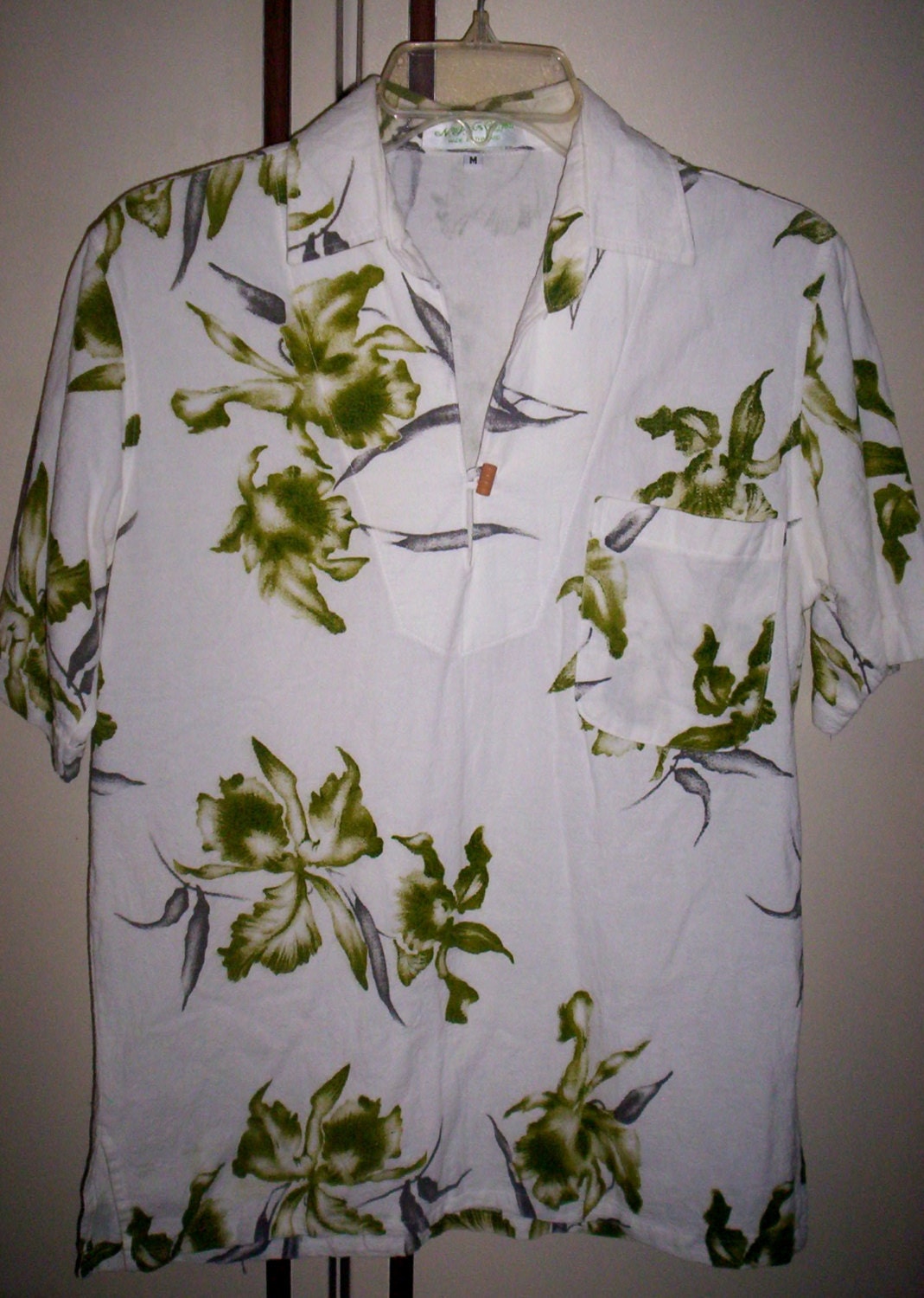 Vintage Short Sleeve Tropical Print 100% Cotton Shirt medium Fits to 37" Chest Only 5 USD