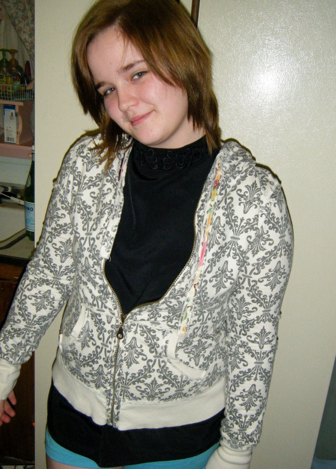 RESERVed for Robin F Vintage Paisley Print Hooded Zip Front Sweatshirt w Pockets Early version of the "Hoodie" Only 5 USD