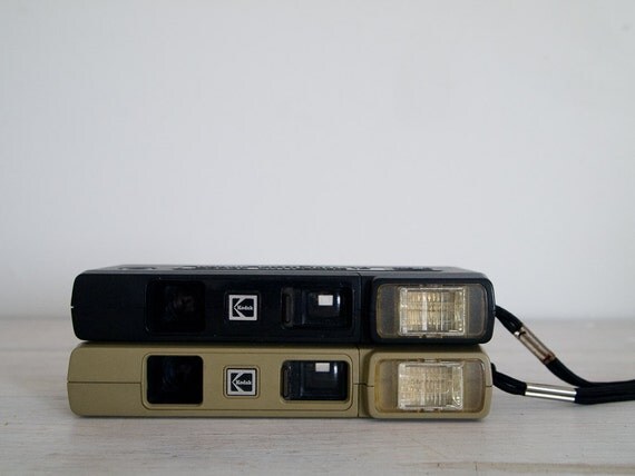 vintage pair of 1970s kodak pocket cameras stylelite by epochco