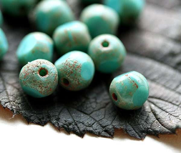 Czech beads Triangle Turquoise green with rustic brown finish - round cut spacers - 8mm - 15Pc - 476
