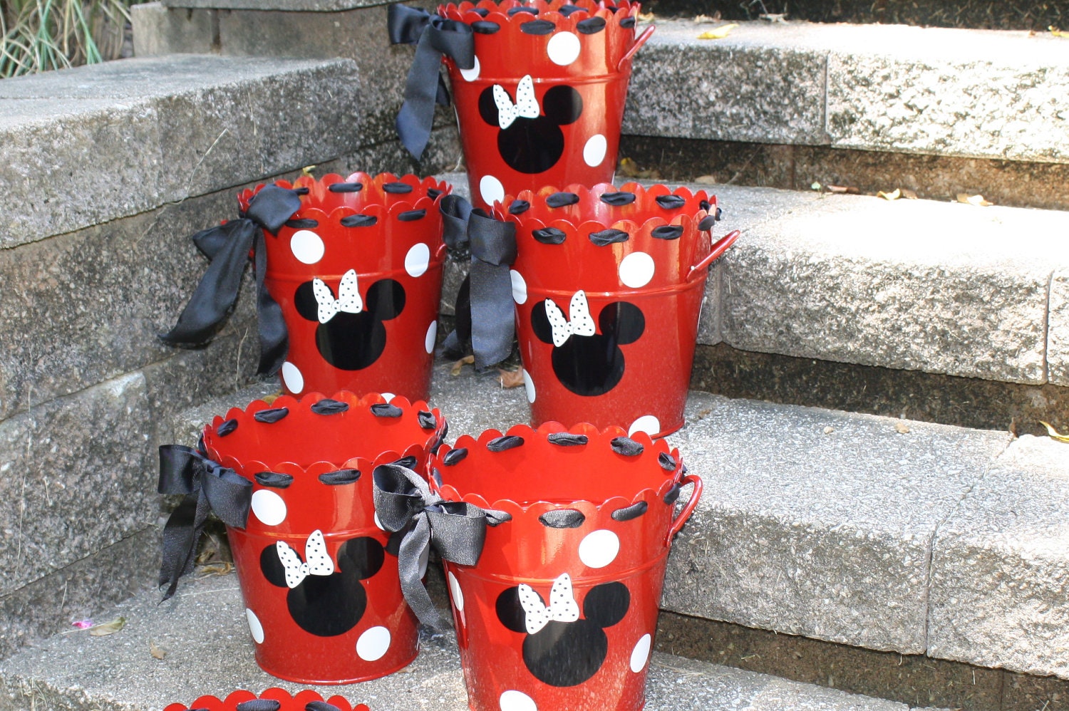 Minnie Mouse/Mickey Mouse Theme----Personalized Scalloped Pail