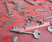 Antique Skeleton Key Lot of 38 Flat Barrel House Car Antique Gothic for Art or Collection Old Fashion Ornate