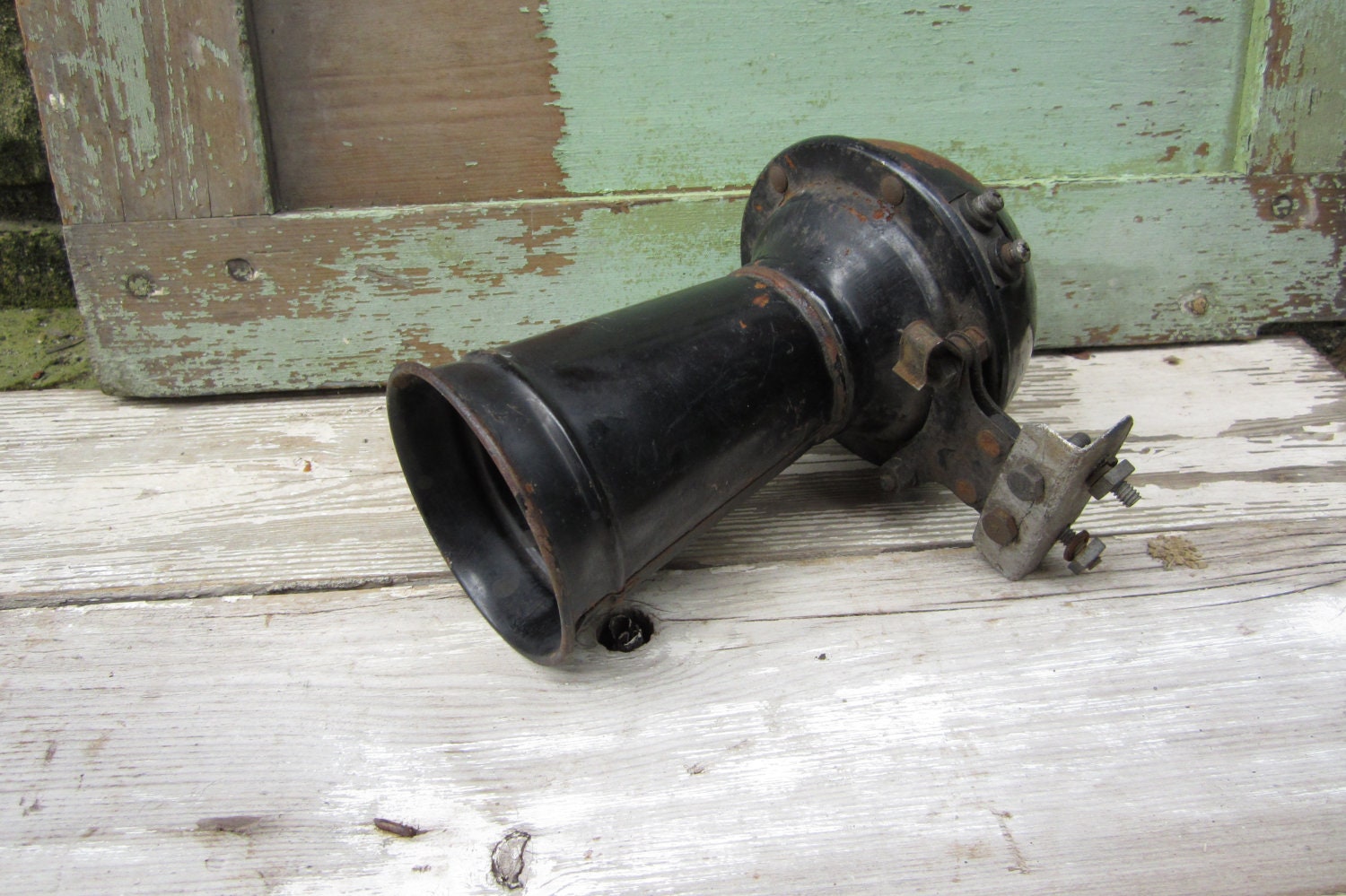 old car horn