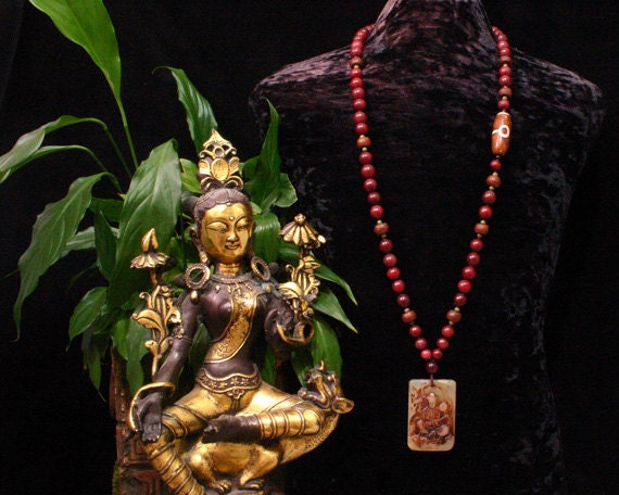 Red Jade Necklace - Kwan Yin Buddha Jade Pendant - Vintage Red Jade Mala Beads - Old Dzi Bead - Ethnic Jewelry - Old Jade - Yoga - Beadwork
