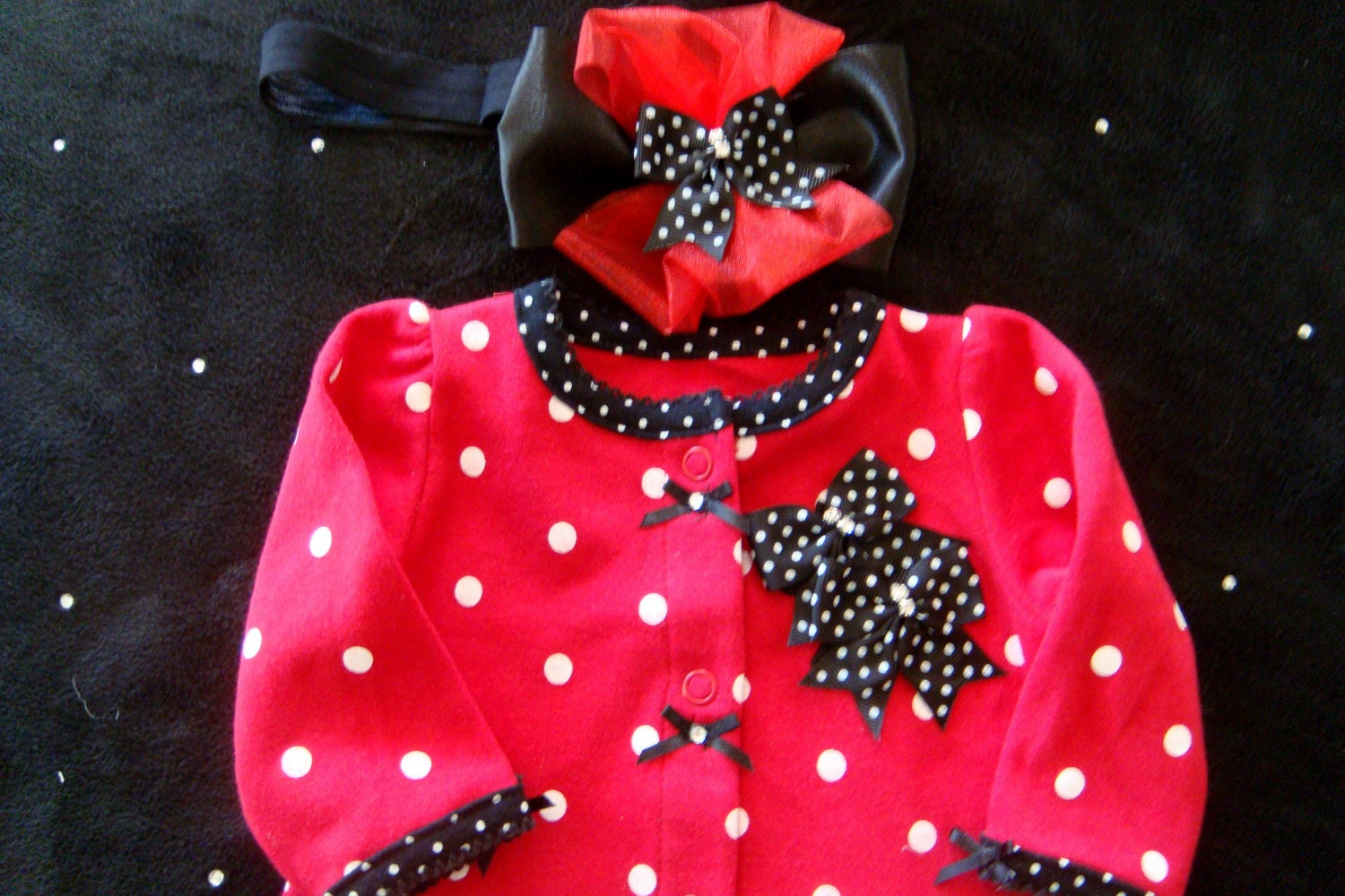 NEWBORN girl  baby  outfit  layette onesie bodysuit CHRISTMAS outfit RED Black White polka dot