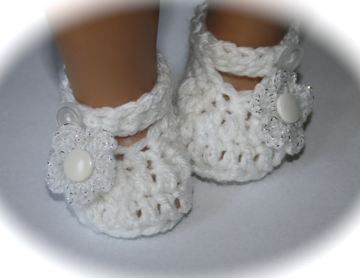 Crochet white baby girl booties shoes slippers mary janes white sparkly flower newborn gift baby shower photo prop