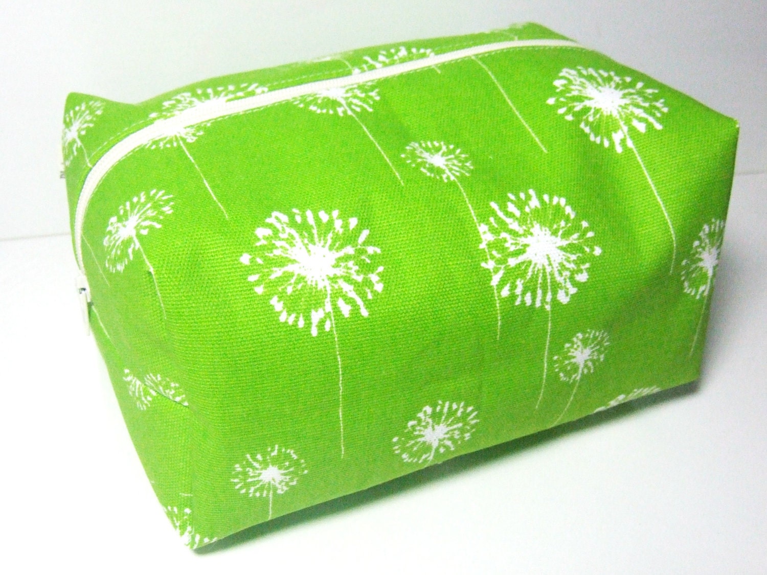 Green Dandelion Makeup Bag - Cosmetic Pouch -  Lunch Bag - Wet Bag -Waterproof Bag