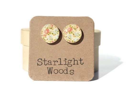Vintage floral studs earrings cream floral studs summer wood jewelry stud earrings nature inspired jewelry Minimalist jewelry  eco friendly