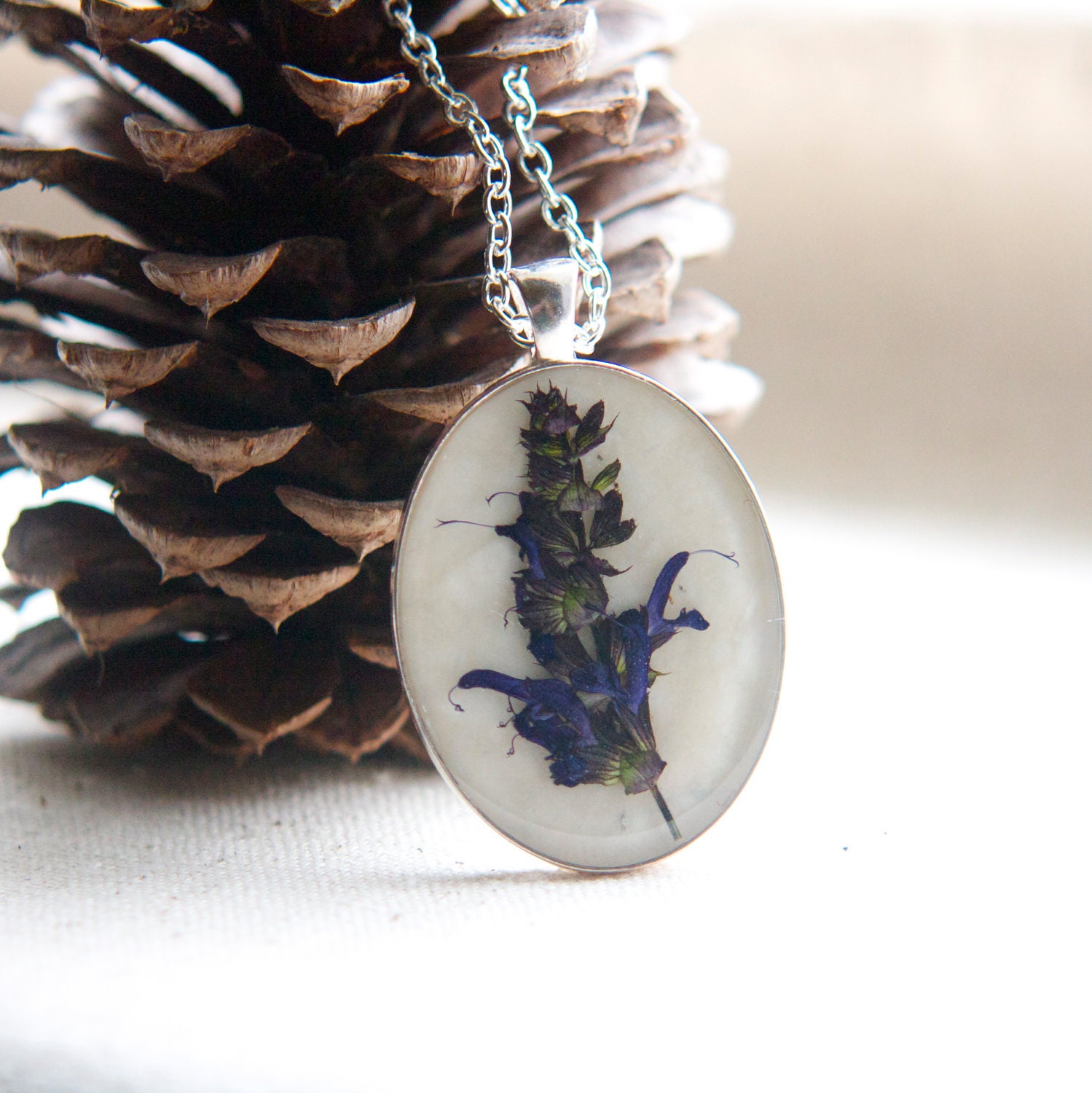pressed flower necklace lavender blue handmade resin jewelry romantic beautiful pendant natural