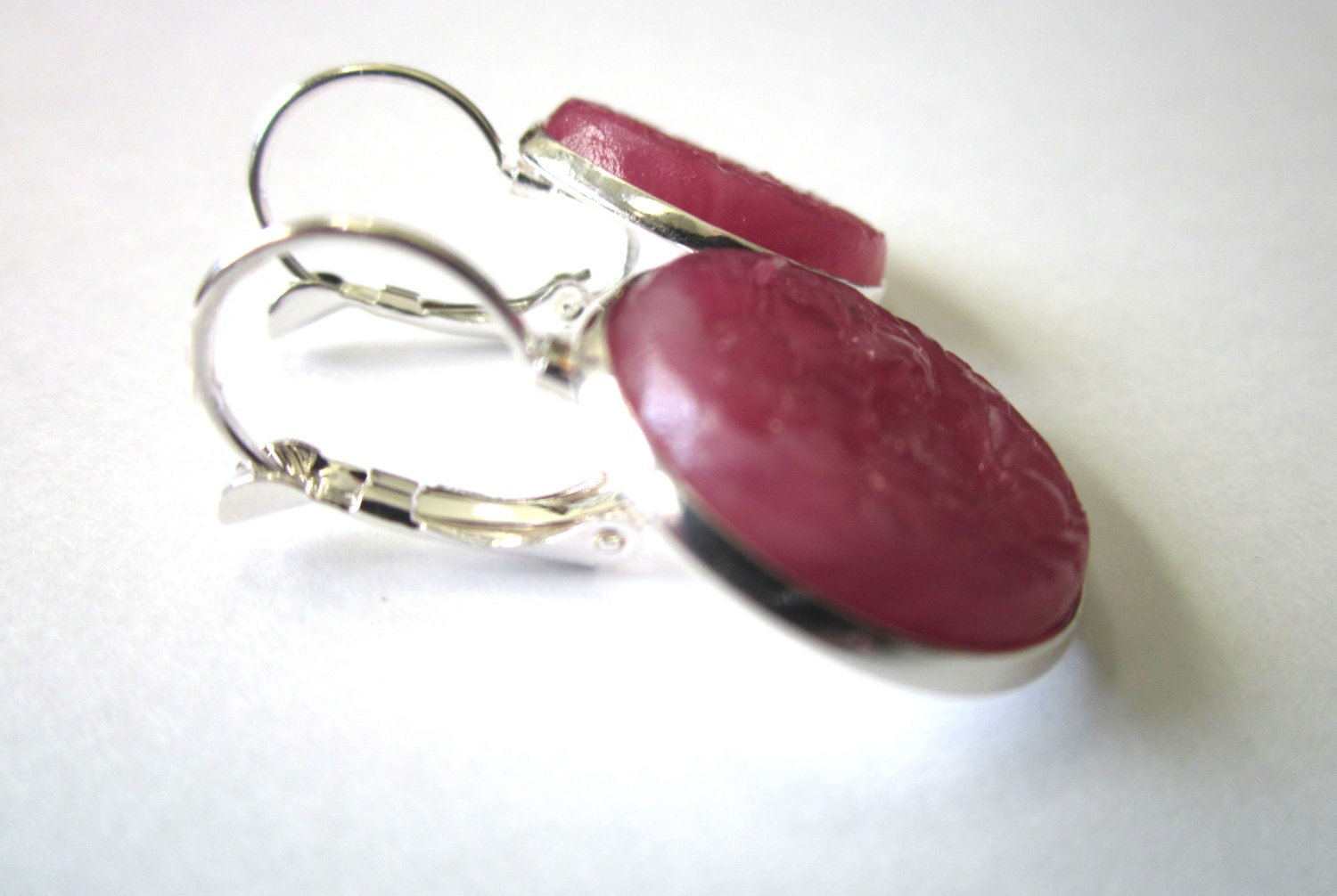 Pink vintage glass earrings, floral pattern on glass, silver leverbacks