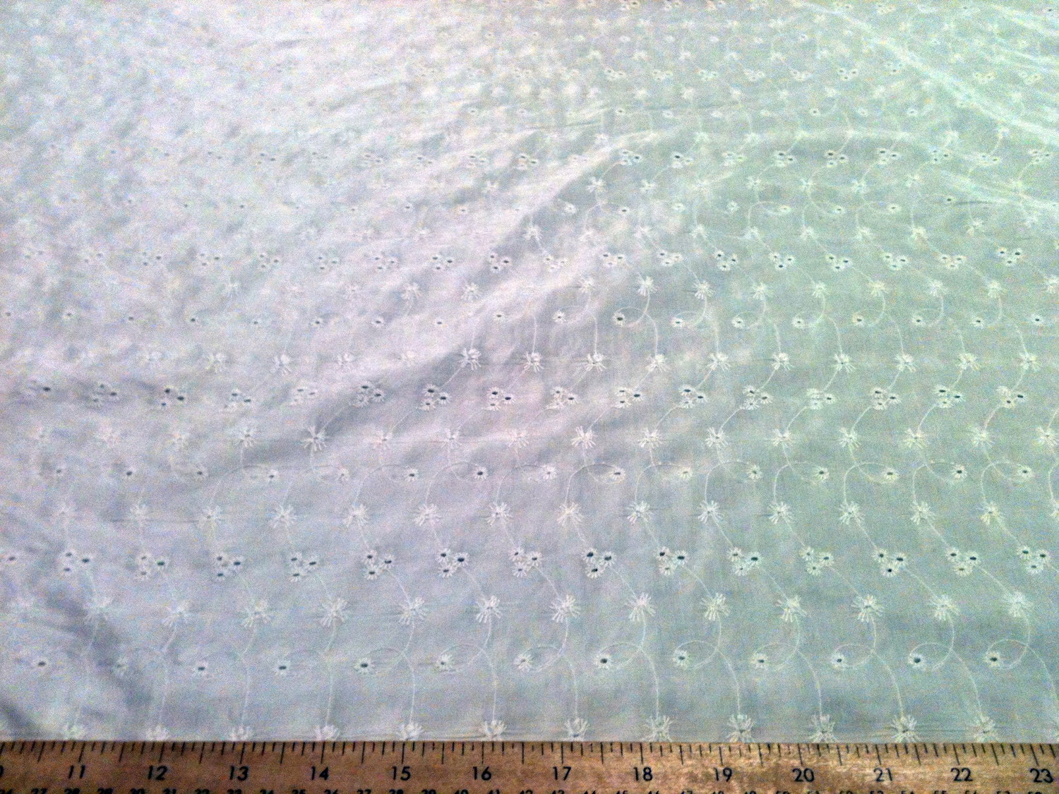 silk eyelet on hold for Jetztinberlin