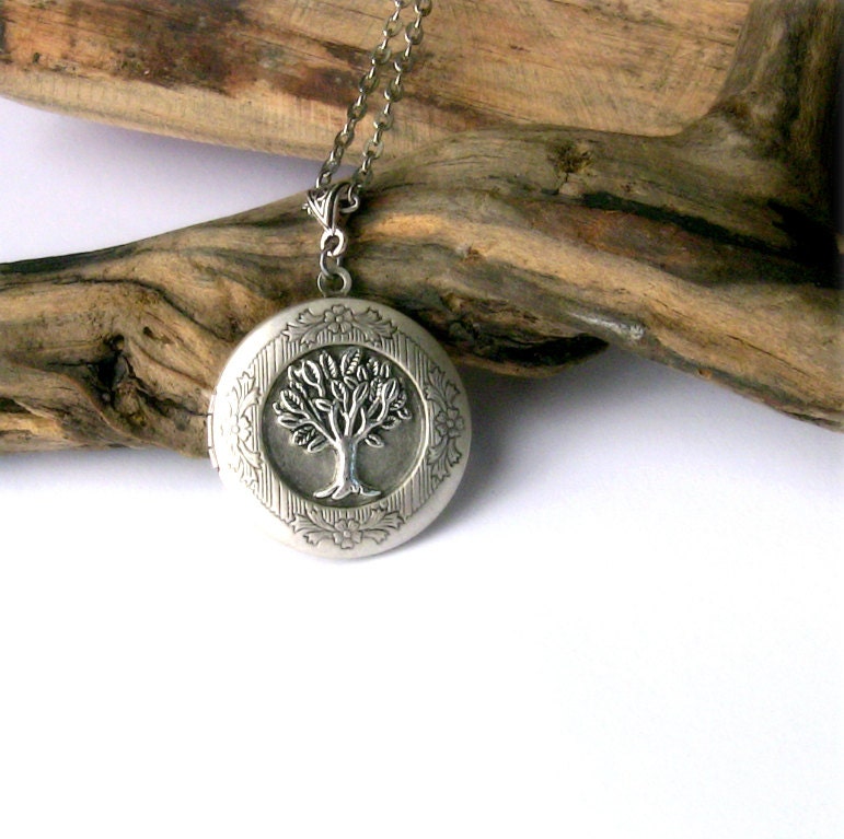 Tree Locket Necklace Celtic Tree of Life Antique Silver Photo Locket (Crann Bethadh) Gift for Her Mother's Day