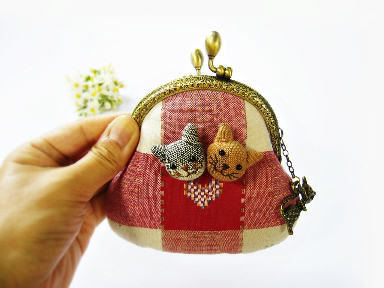Coin purse, cat purse, metal frame purse, embroidery coin purse, 9.5 cm frame purse - Made to order