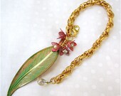 Flower Girl Bracelet With Pearls Vintage Wedding Pink Enamel Flowers & Green Leaf With Gold Chain - Very Fairy Bracelet