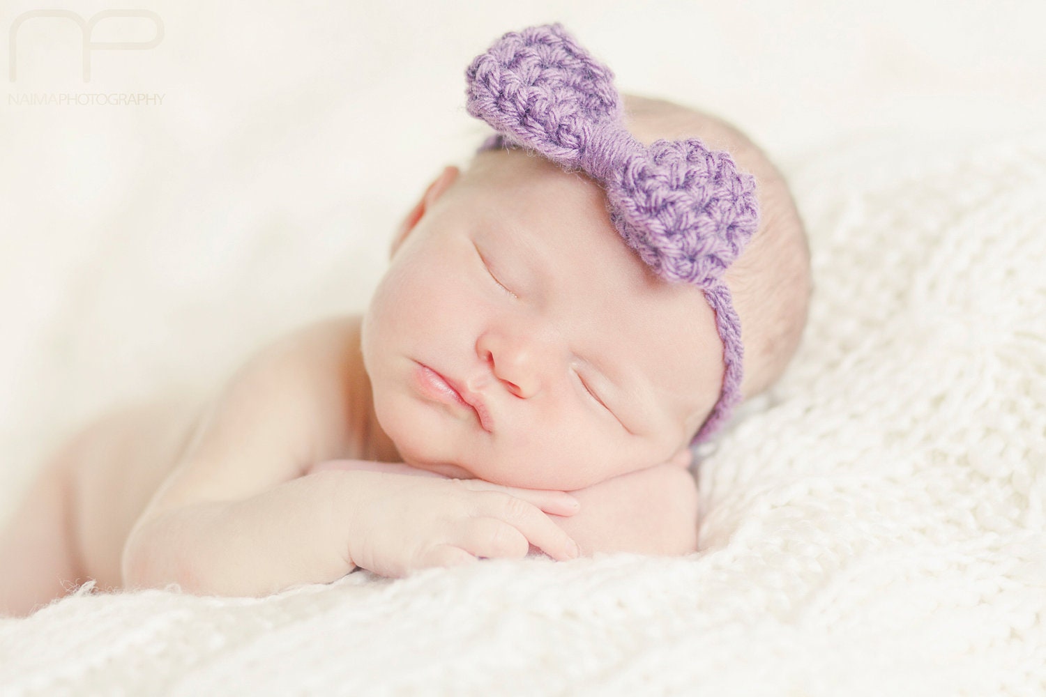 CROCHET BOW in lavender, headband / bow tie