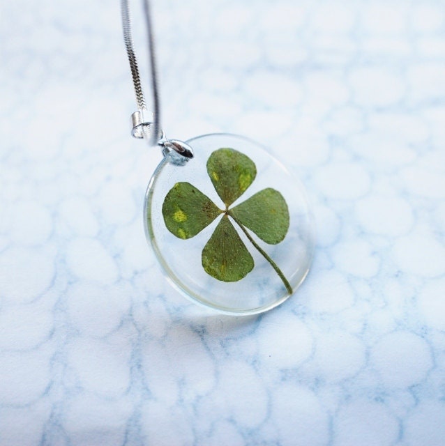 Four Leaf Clover Necklace Lucky Charm St. Patrick Resin Jewelry Irish Transparent Pendant 925 Silver Plated