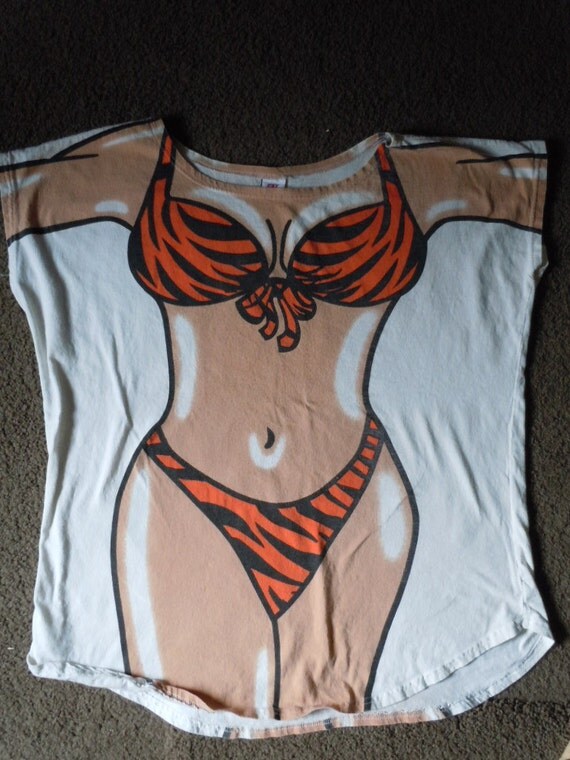 vintage-bikini-body-t-shirt-orange-black-tiger-by-soulmatevintage