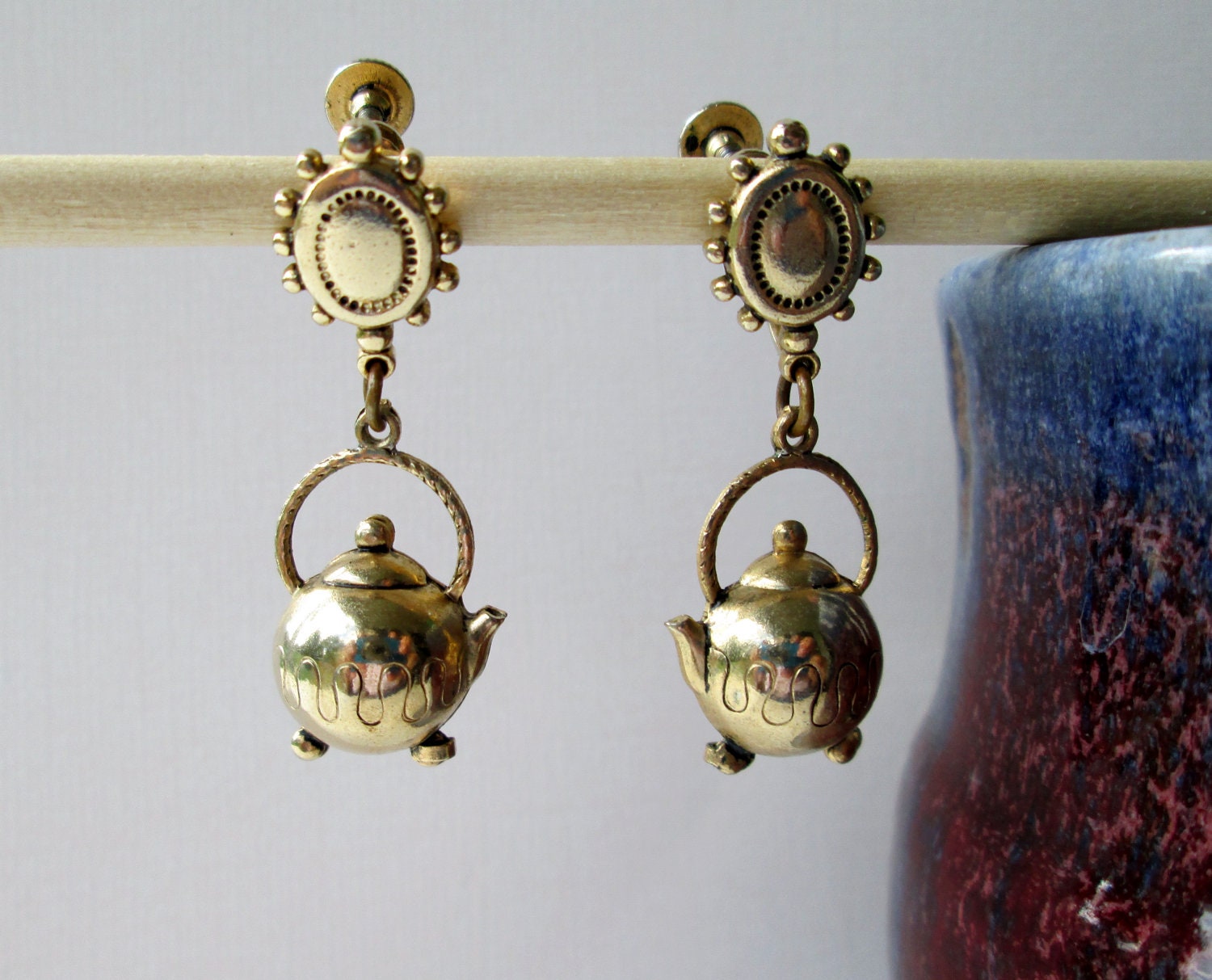Vintage Teapot Earrings Screwback Goldtone Kitsch