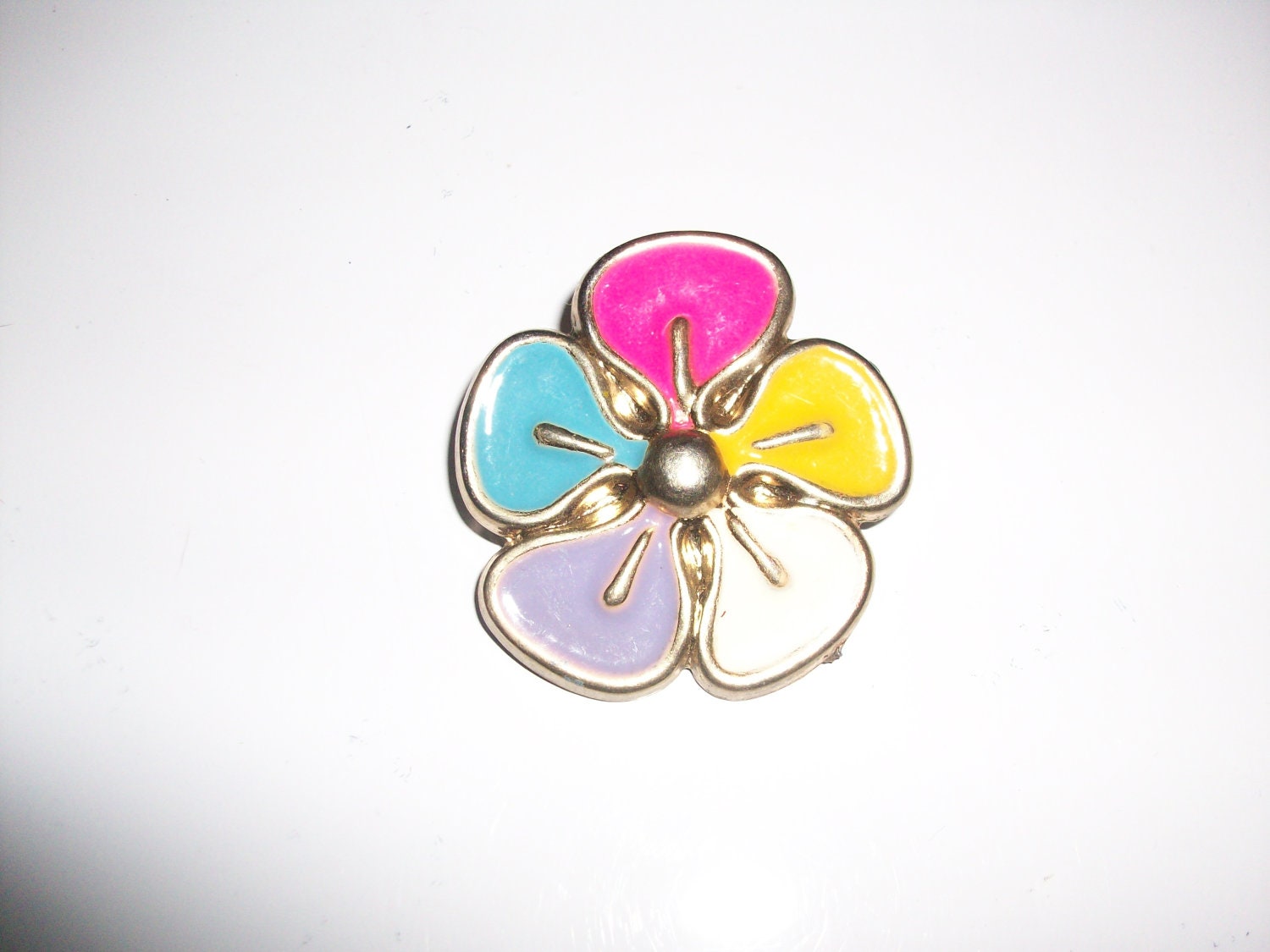 Multi Color Flower Brooch In Gold Tone (MM136)