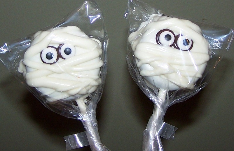 Double Stuff Oreo Cookies On a Stick Covered in Chocolate - Mummies - Kids party favors - Halloween