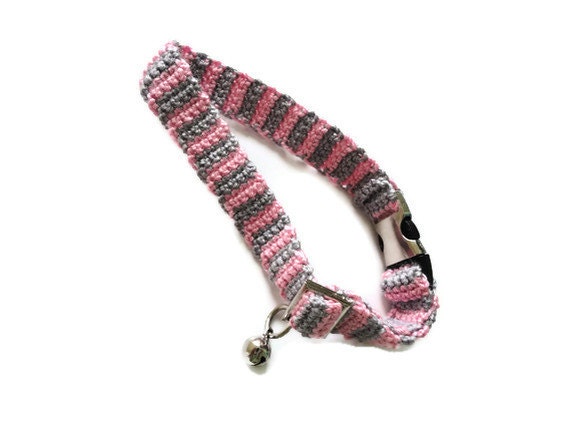 Cat collar-collar cat-adjustable collar-custom collar-crochet cat collar-cat accessories-.Adjustable cat collar pink and gray with Bell