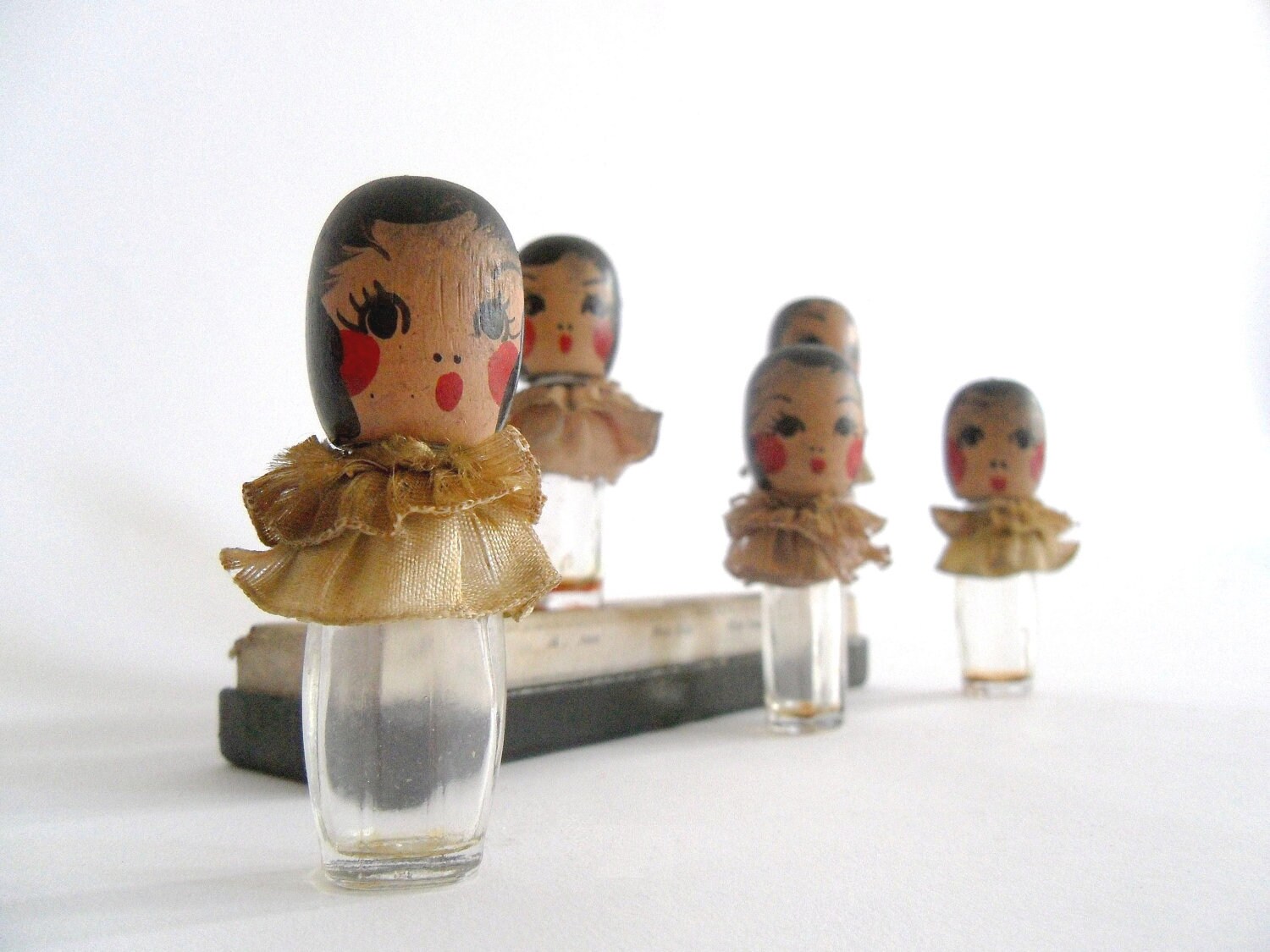 Perfume Bottles. Karoff Floral Quintuplets. 1936 Collectible. Dionne Quintuplets