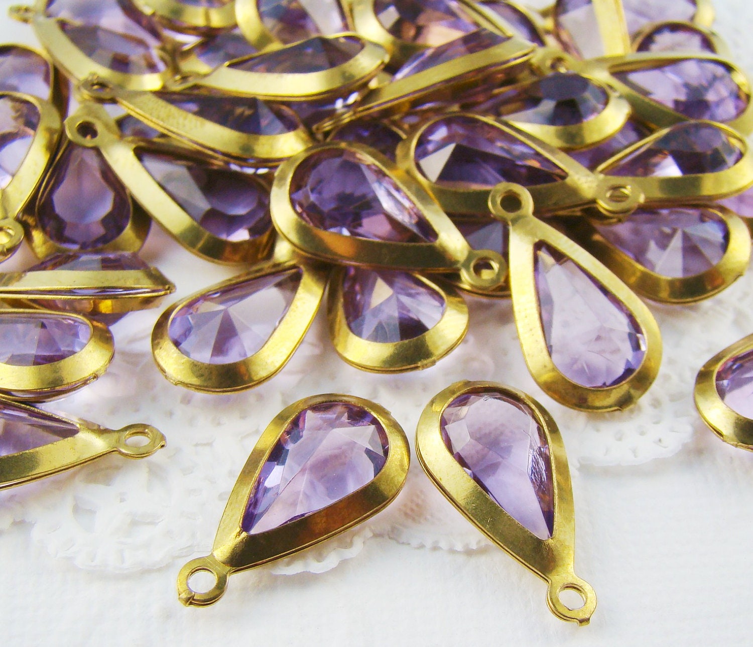 Vintage Lavender Purple Faceted Teardrop Acrylic Stone in Brass Channel Drop Setting 1 loop (6)