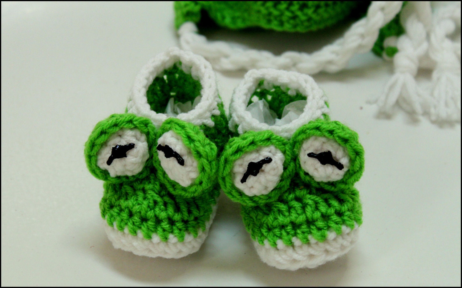 Crochet Frog Booties-Newborn/0-3 Months-ReAdY T0 sHiP NoW-Wonderful Gift