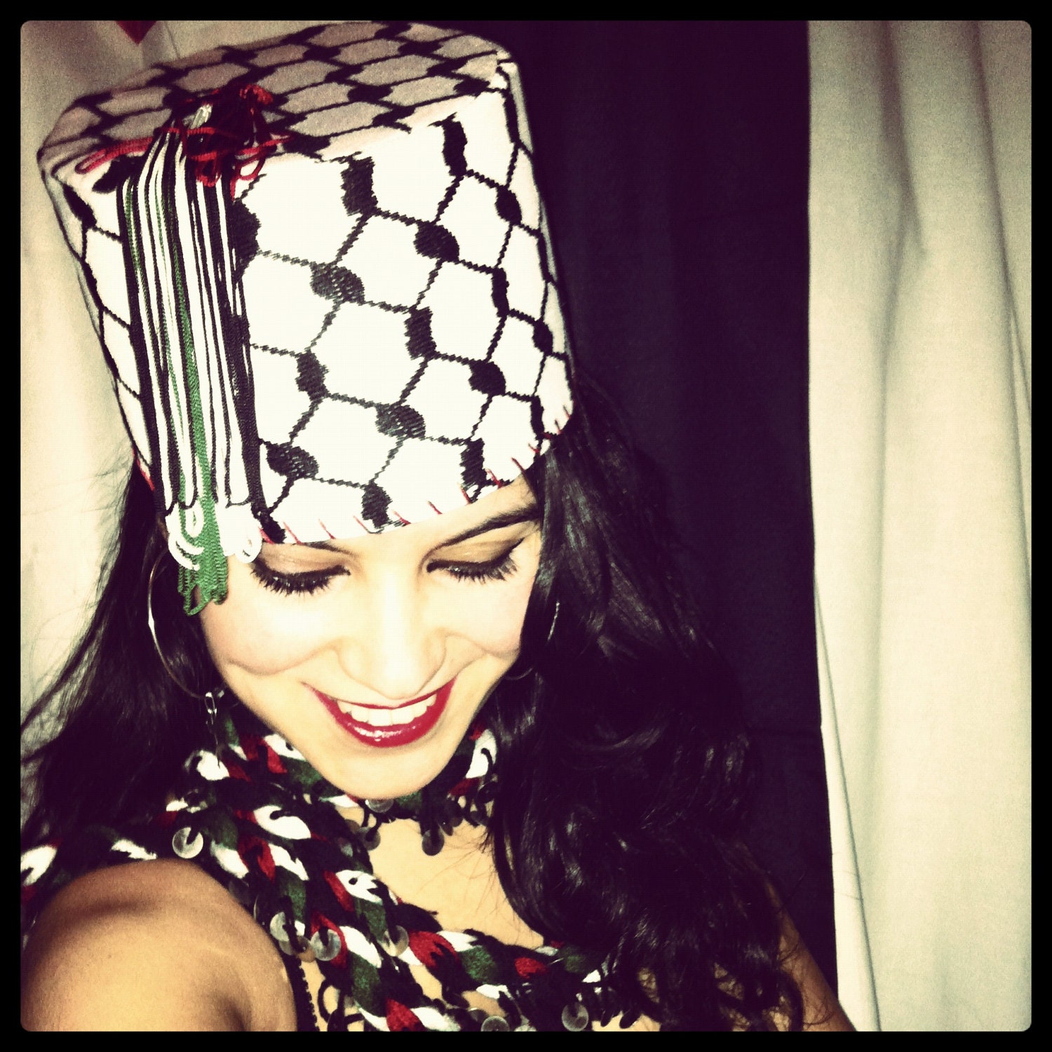 Traditional Hat Tarbouche Fez Kuffieh / Traditionnel châpeau Tarbouch Keffieh