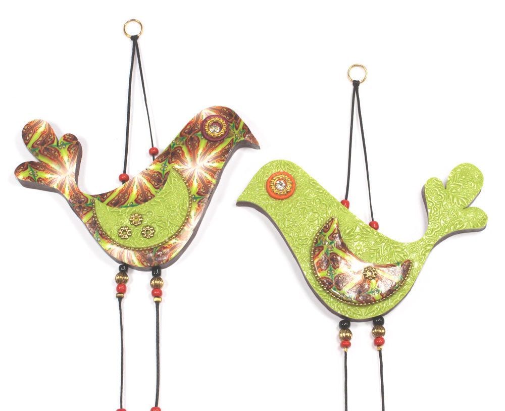 Elegant wall decor love birds, romantic love birds pair, Handmade Polymer clay birds, Bird couple in maroon and green,