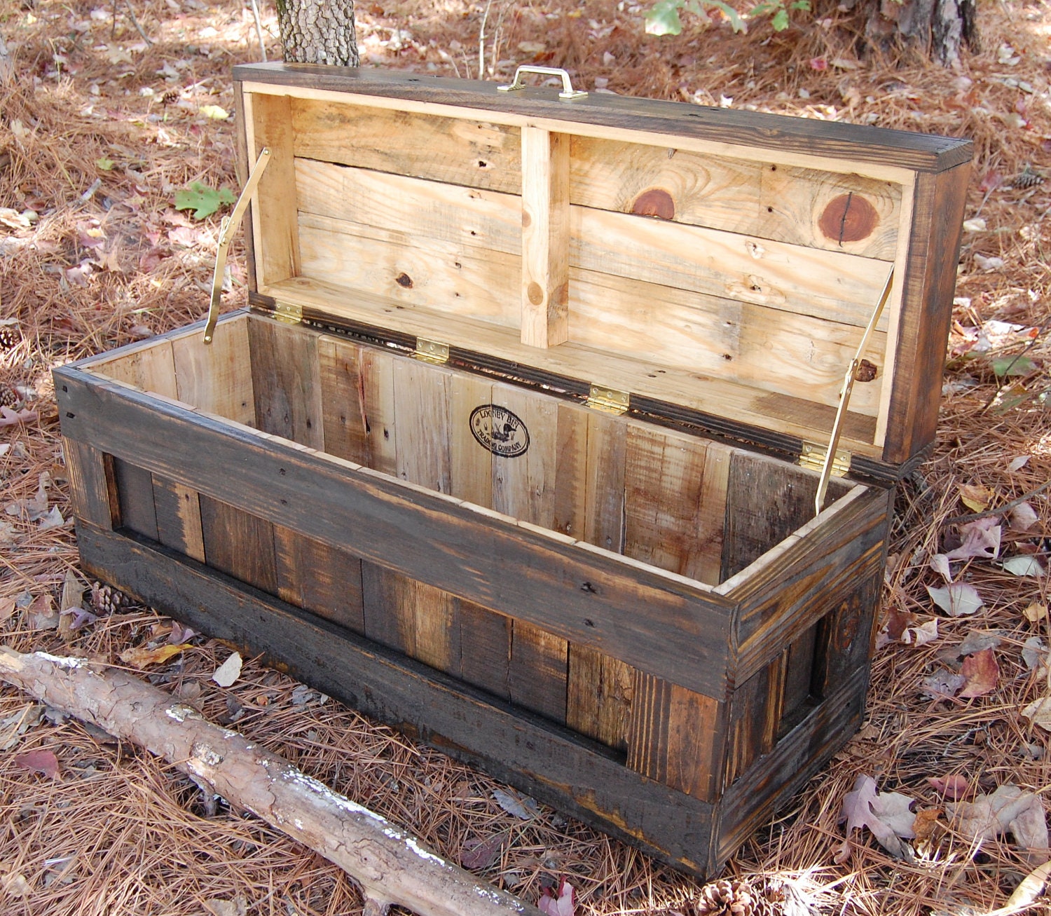Build A Toy Box From Pallets, I... - Amazing Wood Plans