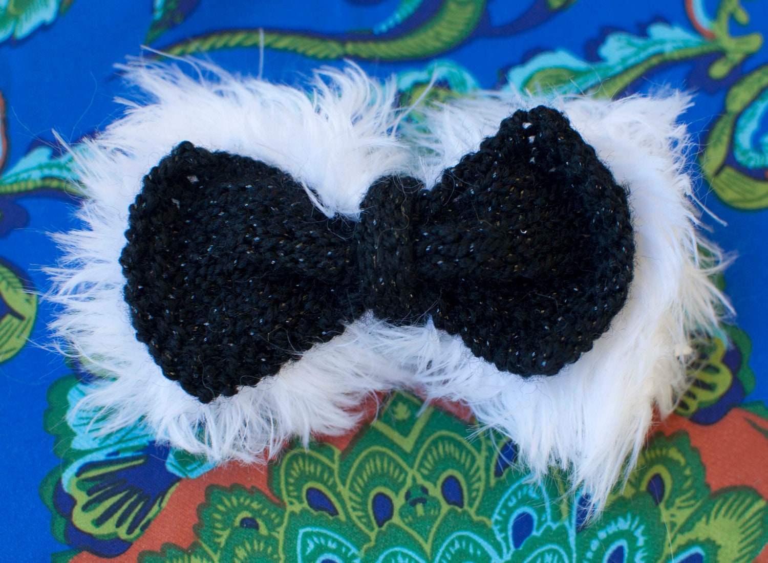 Handmade Knitted Black and White stacked bow pin