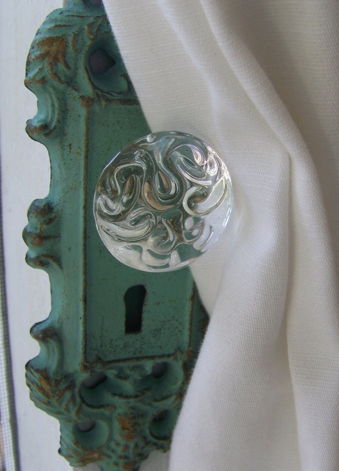 Vintage-Inspired Decorative Cast Iron Door Plate and Glass Knob