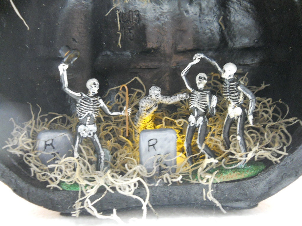 Halloween Diorama Monster Mash in the Graveyard Table Decoration - lifetimeofhandmade