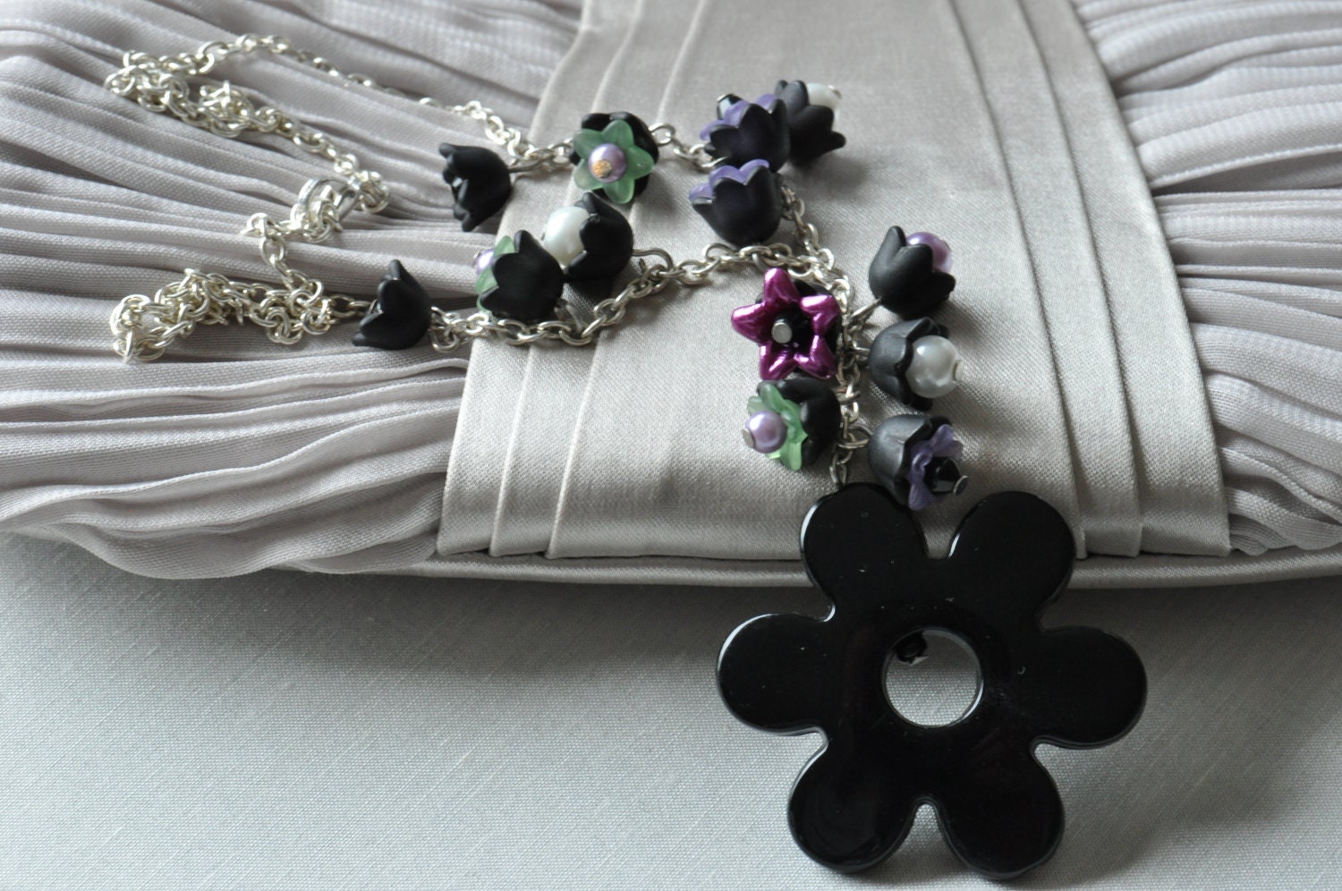 Black Flower & Green, Lilac, White, Black Flower Bead Necklace UK Seller