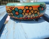 Spring Flower Power Vintage 1970s Wood Bangle Bracelet Hand Painted Daisies Flowers Turquoise, Greens Hippie Boho Chic Costume Jewelry