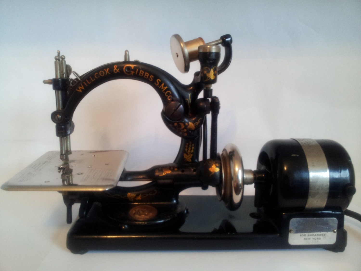 Antique Willcox and Gibbs Sewing Machine in Original Wooden Case