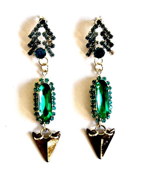 Drop metal earring made with crystals, pike and stone in shiny vivid green.