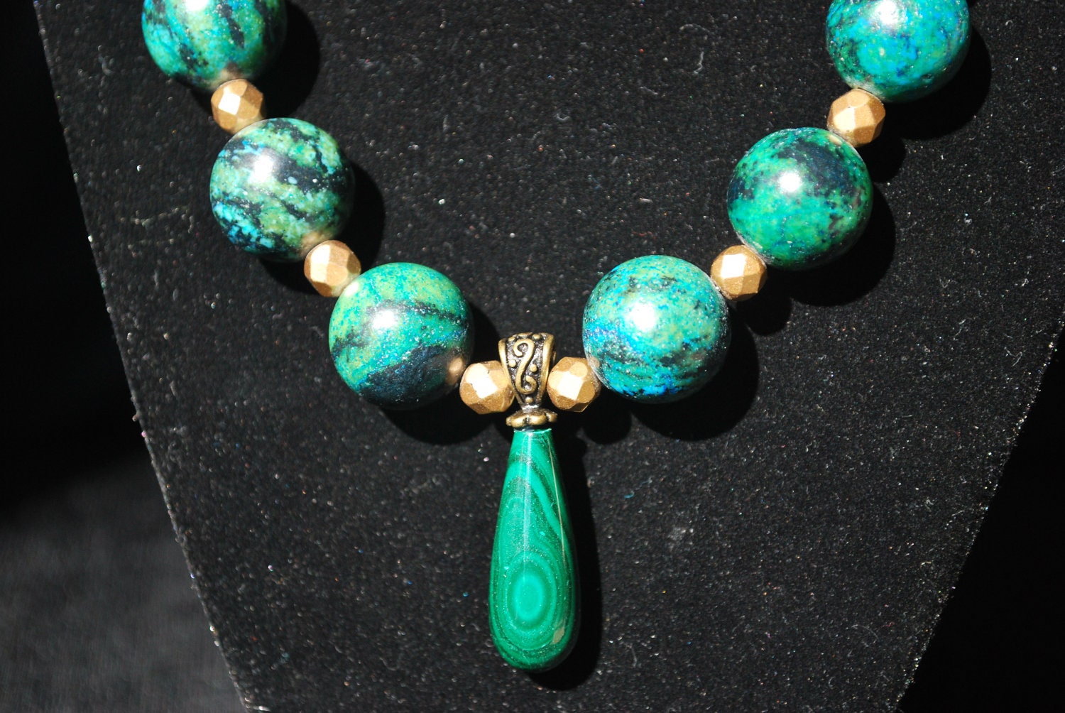 Mandelieu Malachite Necklace and Earrings Set