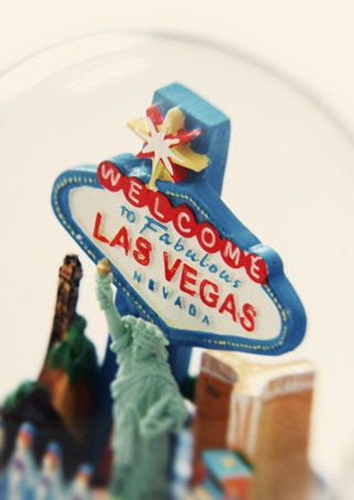 10x7 retro looking las vegas snow globe photo print free postage