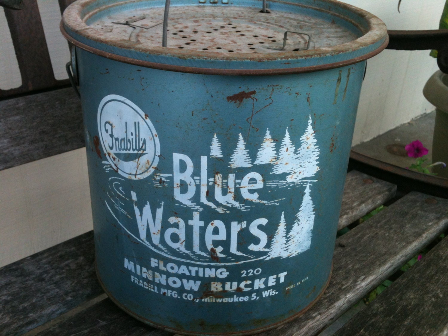 Vintage Frabill's  Blue Water Floating Minnow Bucket - CocoasVintageVillage