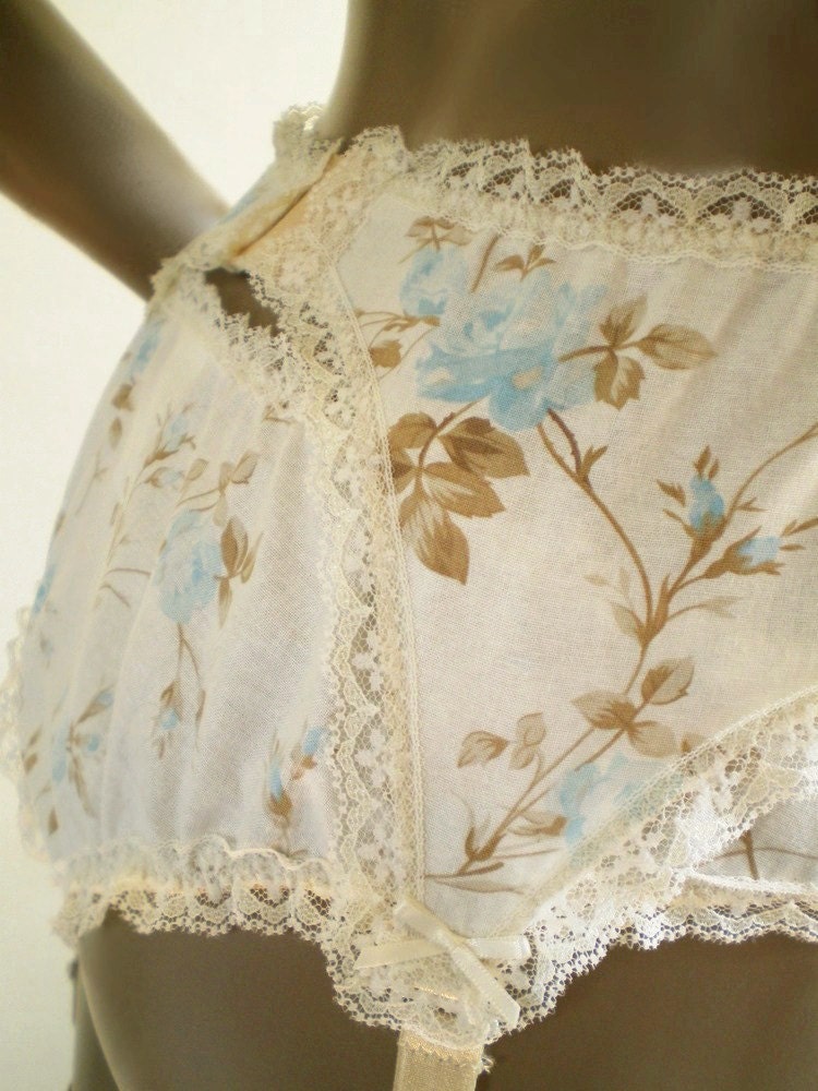 Vintage Style Garter Belt Ivory Cotton With Baby Blue by Swoon