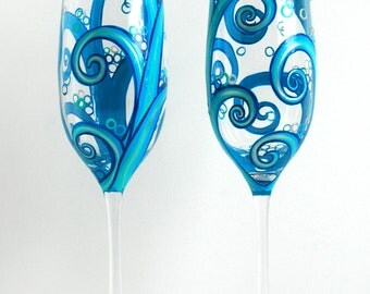 Ocean Waves Wedding Toasting Flutes -- Set of 2 Personalized Hand Painted Champagne Flutes -- Beach Wedding