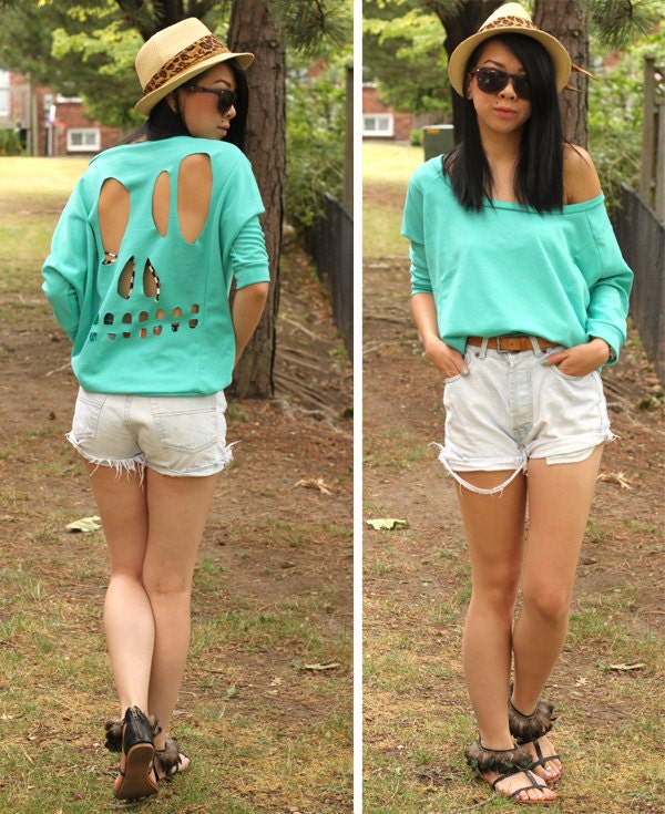 Mint Skull Cut-Out Sweatshirt - M