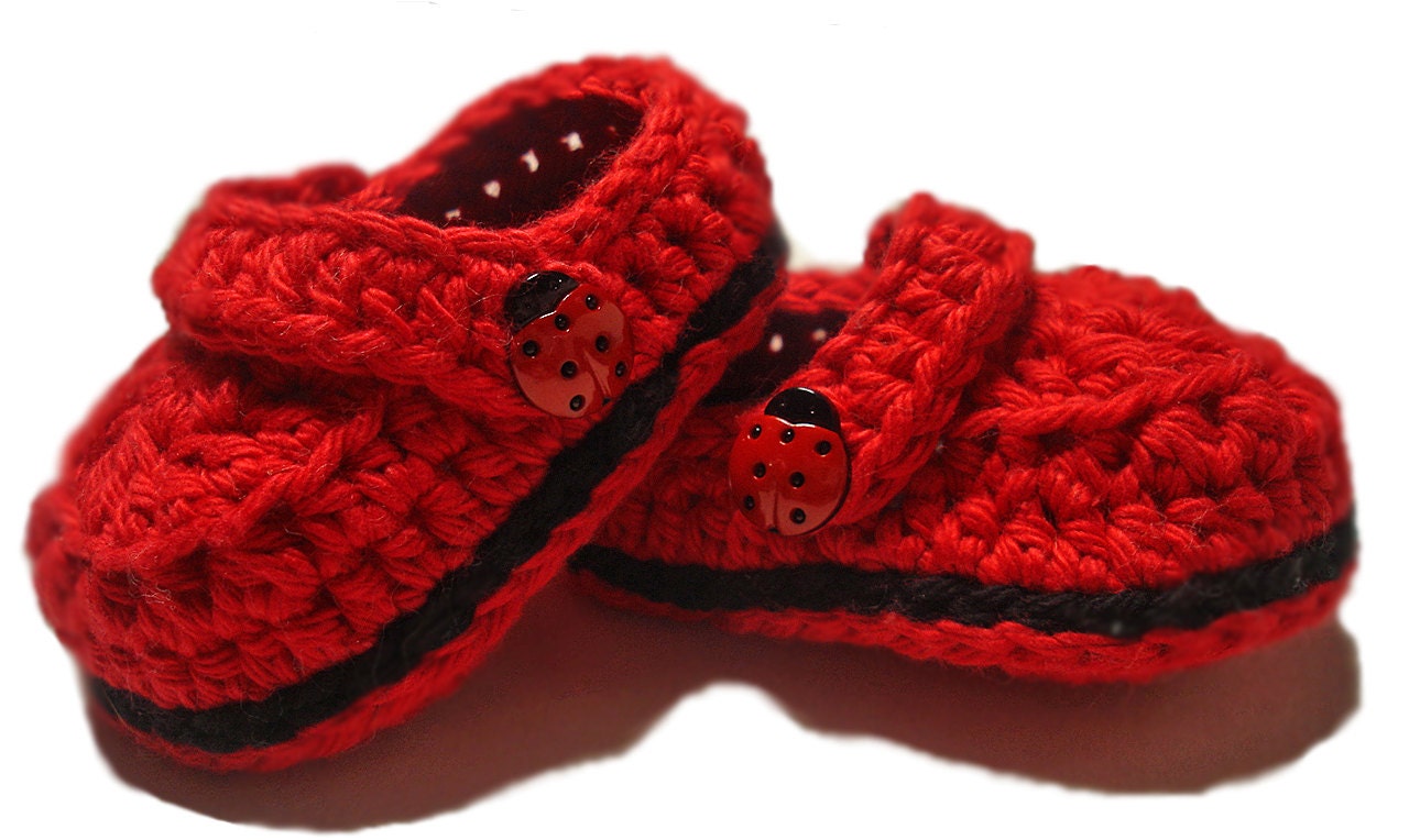 Crochet baby booties, Mock baby crocs
