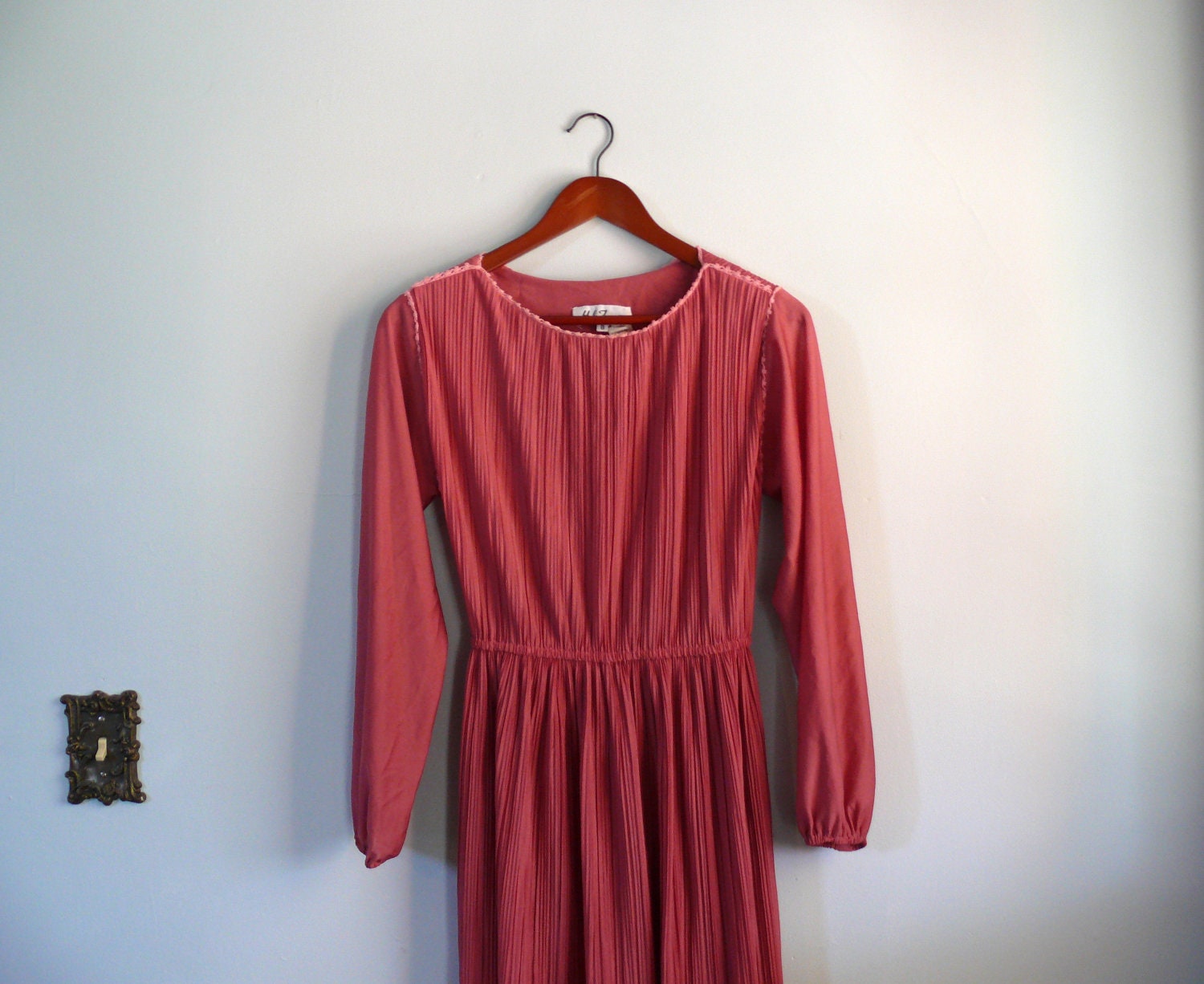 1970s Dress // 1970s. pink. plisse pleat. crochet lace. hal ferman.