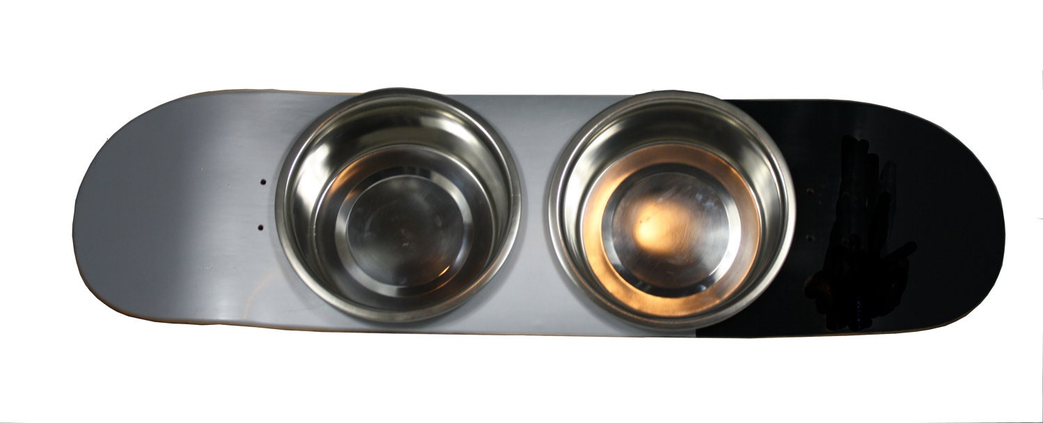 Raised Dog Feeder - 3/4 Black and Silver